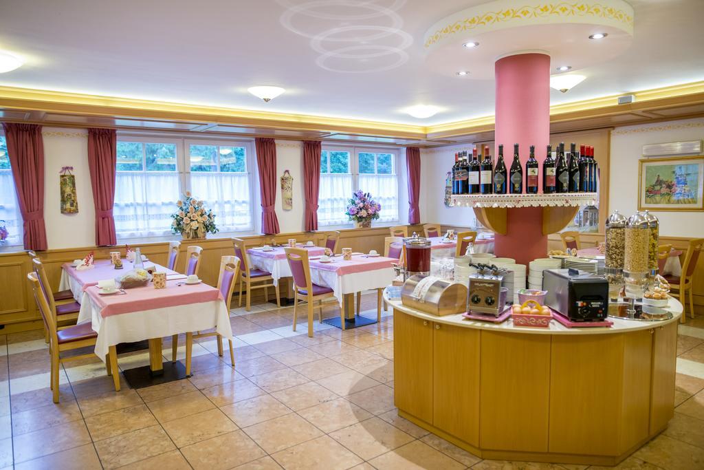 Hotel Villa Rosella Park & Wellness Canazei Extérieur photo