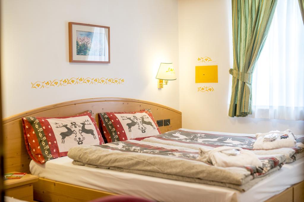 Hotel Villa Rosella Park & Wellness Canazei Extérieur photo